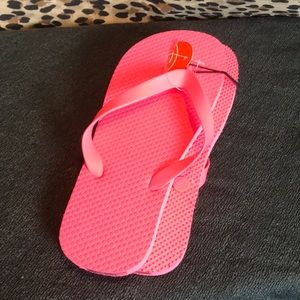 Hot Pink NWT flip flops *FREE with purchase
